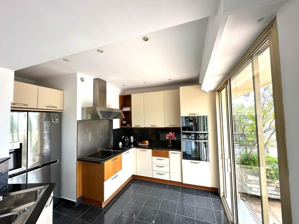 Ferienwohnung Panoramic Sea View Penthouse With Jacuzzi And 450 Sqm Terrace Antibes Exterior foto